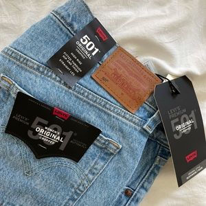 Levi’s 501 cropped jean Size 32"